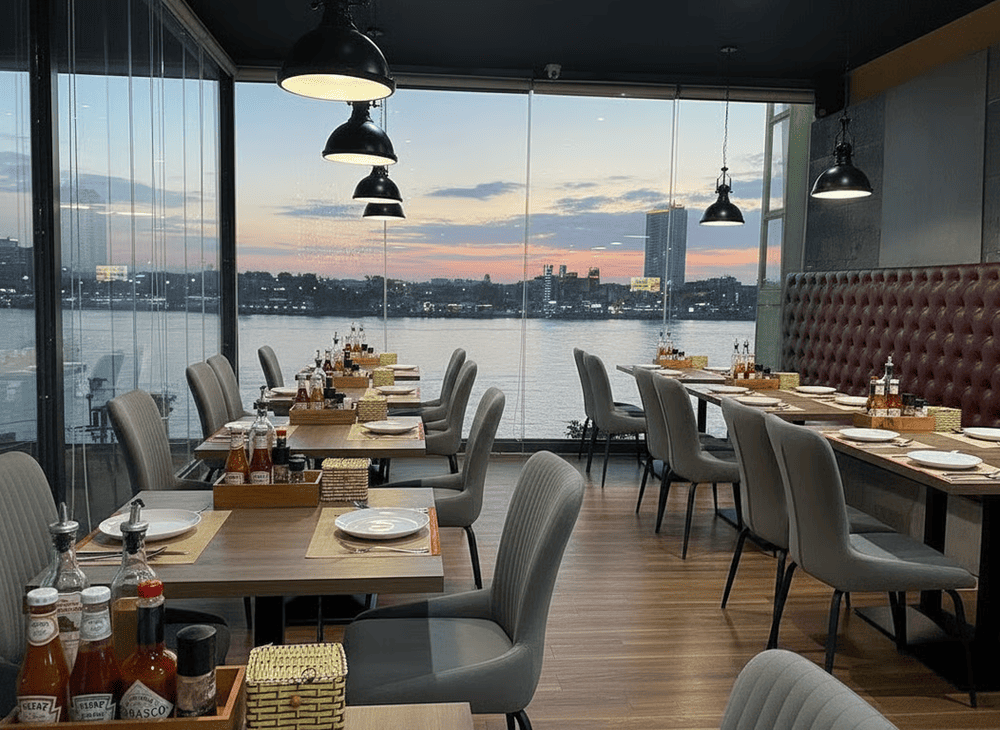 Mumtaz Indian Restaurant offers a refined dining experience with a broad menu of classic Indian dishes